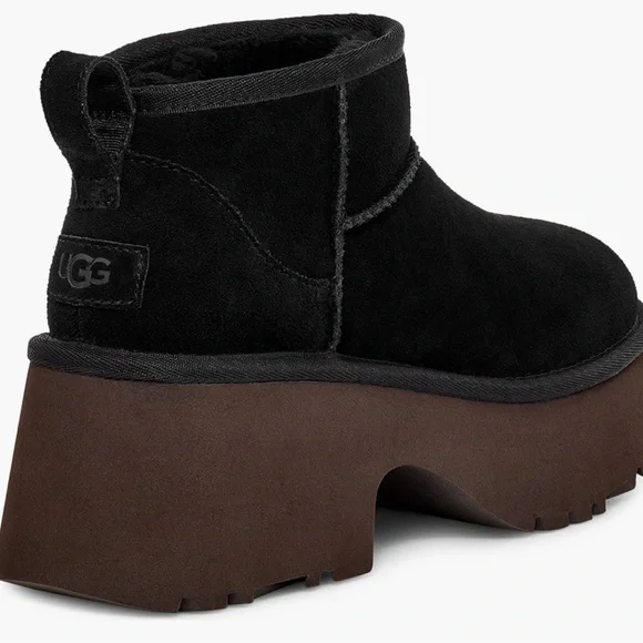 UGG Black Suede ultra mini new heights Platform Boots size 7 New in box - Picture 2 of 7